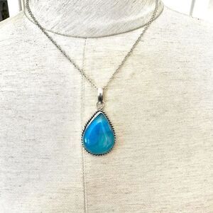 Silver blue stone pendant necklace